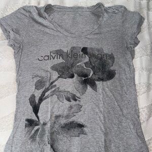 Calvin Klein Jeans Gray Graphic Fitted Cap Sleeve Tee